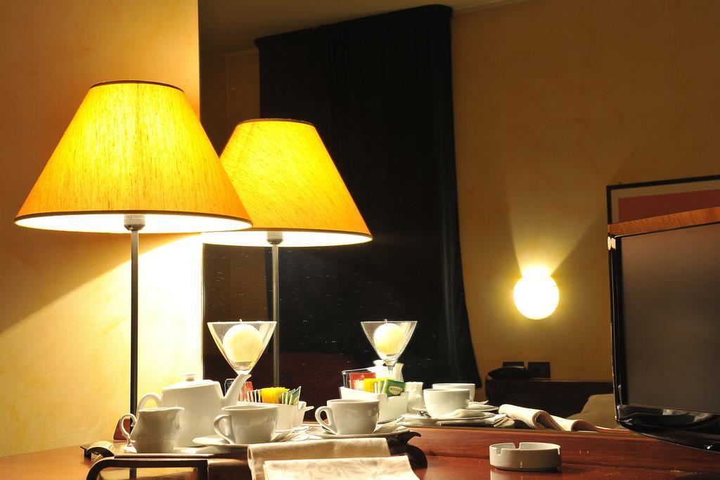 Hotel Parco Castelvetro Piacentino Екстериор снимка